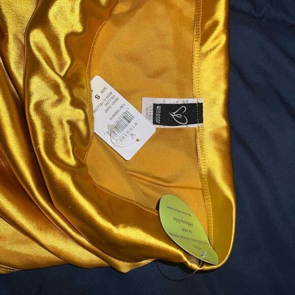 NWT Windsor formal Enchanting Timeless Beauty Wrap Mini Skirt Gold Size S - Picture 4 of 8